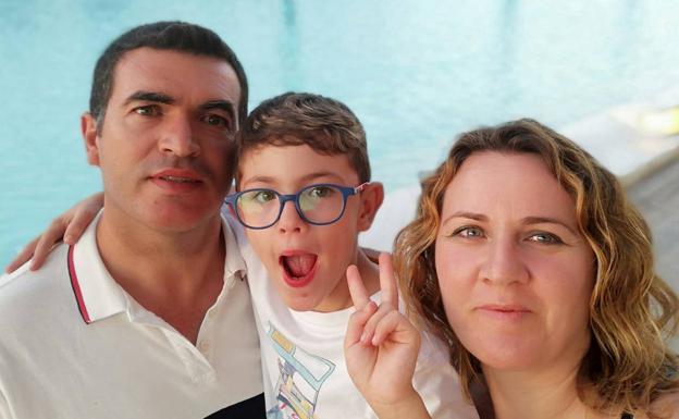 «Hoy me tenía que casar y bautizar a mi hijo, pero la Covid-19 lo ha evitado»