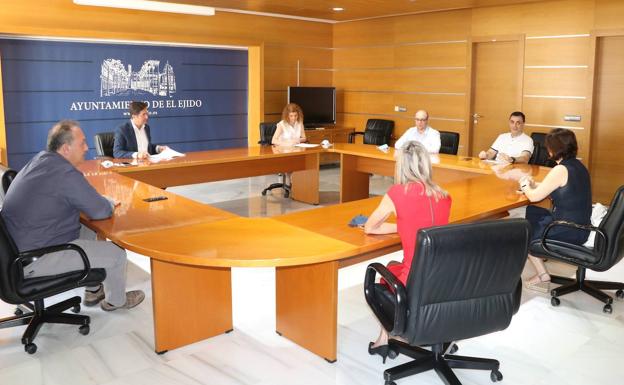 Colegio Oficial de Gestores y Consistorio firman un convenio