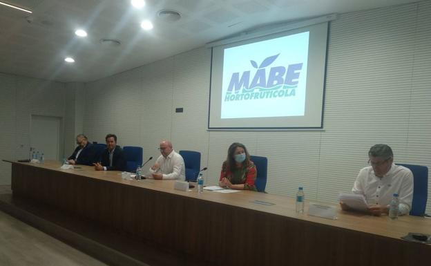 La consejera de Agricultura pone a Frutilados como ejemplo de Economía Circular