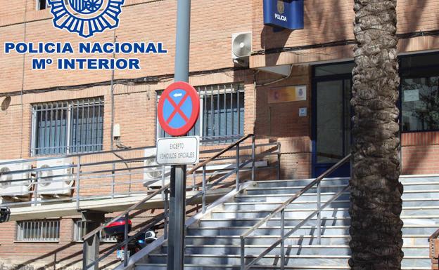 Detienen a dos mujeres en El Ejido por destrozar el vehículo del exjefe de una de ellas