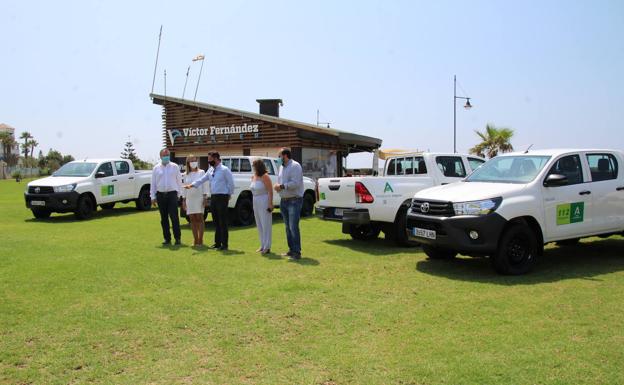 El Ejido incorpora al Plan de Playas cuatro vehículos pick up y una zodiac
