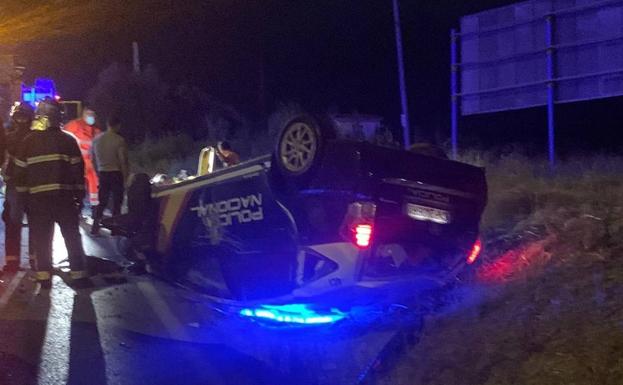 En libertad con cargos el joven de El Ejido detenido por «mofarse» en redes de las lesiones del agente de Algeciras