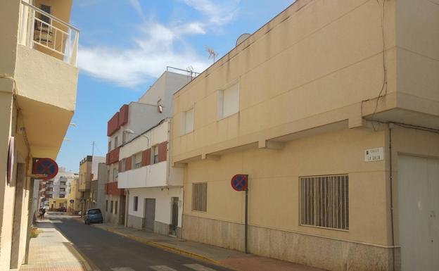 El Ayuntamiento decreta el desalojo de un edificio 'okupado' por 57 personas