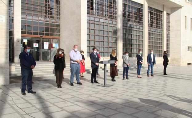 El Ejido guarda un minuto de silencio por las 41 víctimas de violencia contra la mujer