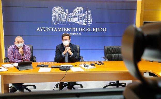 El Ejido aboga por ordenar los flujos migratorios en el Foro Andaluz de la Inmigración