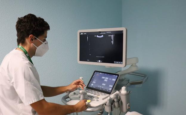 El Hospital de Poniente arranca curso con más de 40 residentes de 12 especialidades