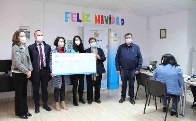 El Timón crea su propio estudio de radio con el apoyo de Fundación 'la Caixa'