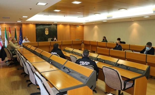 El alcalde dicta un bando para pedir responsabilidad a toda la población