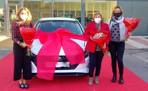 La ganadora del polémico sorteo teme que ahora le obliguen a devolver el coche