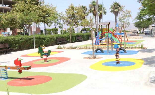 El gobierno local de El Ejido invierte 62.000 euros en hacer más inclusivos una decena de parques