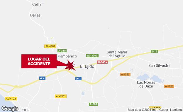 Fallece un hombre tras caerle encima 1.000 kilos de plástico en El Ejido