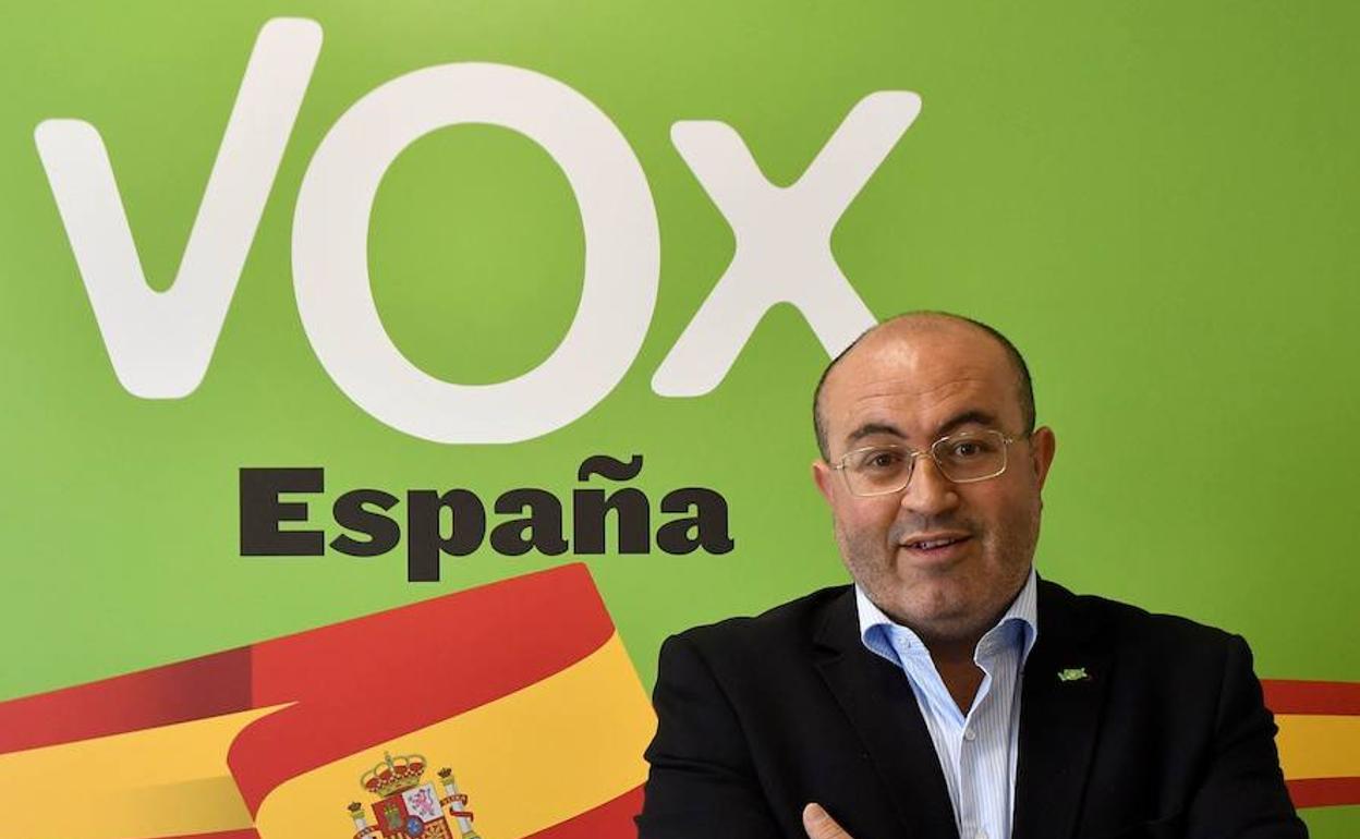 El portavoz de Vox, Juan José Bonilla, dimite y dejará su acta de concejal de El Ejido
