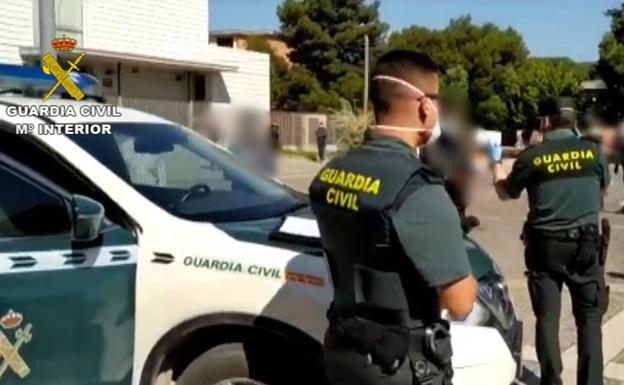 Dos detenidos con droga en Balerma tras intentar esquivar un control policial
