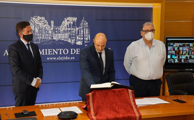 Toman posesión como concejales José Antonio Buendía y Rubén Requena