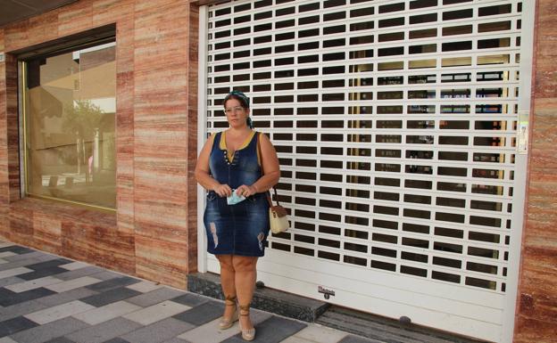 Loreta echa el cierre y evidencia la agonía del comercio de proximidad en El Ejido