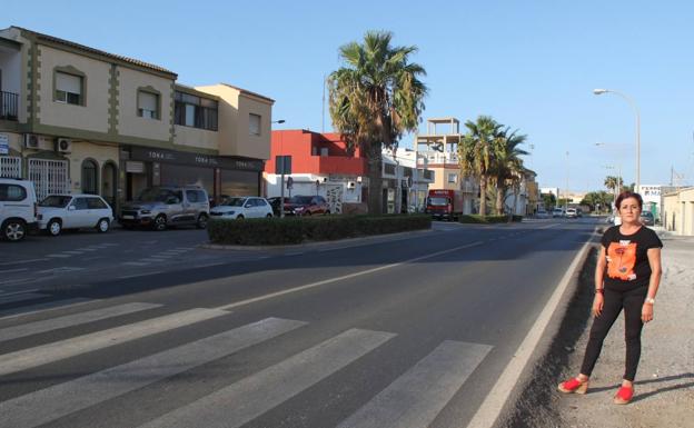 El PSOE pide el rebaje del firme en varios puntos de la carretera de La Mojonera