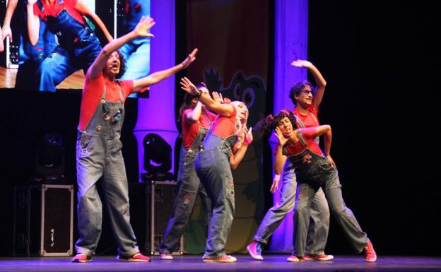 Los niños, protagonistas del Festival de Teatro en un domingo de 'Cantajuegos'