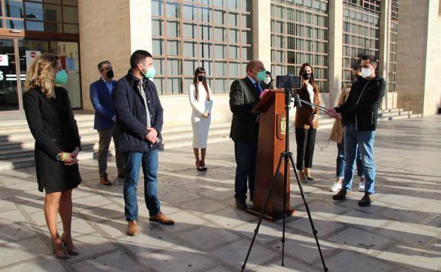 Vox acata la sentencia tras romper el gobierno por la imputación de Góngora