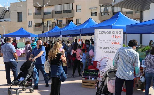 Una docena de establecimientos se unen al 'Mercado de Saldos'