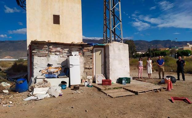 Vox pide acabar con una peligrosa infravivienda en Santa María del Águila
