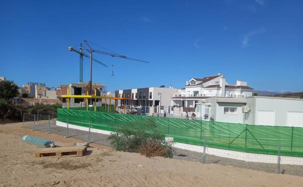 Al fin arrancan las obras del nuevo CEIP Almerimar tras años de demandas