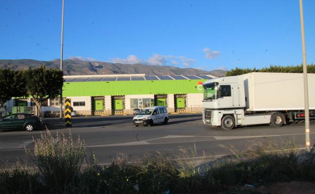 La carretera de Pampanico a Santa María del Águila, un peligro constante para los trabajadores de COPISI