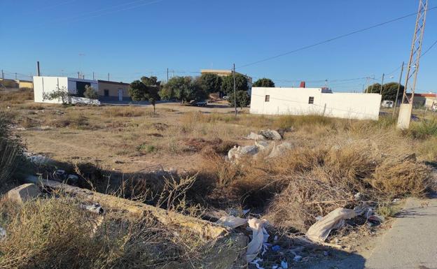 Vox pide una actuación urgente en varias parcelas de Matagorda por insalubridad