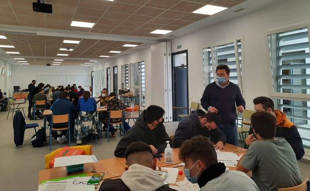 Estudiantes del IES Murgi idean soluciones para mejorar la comunicación en las empresas
