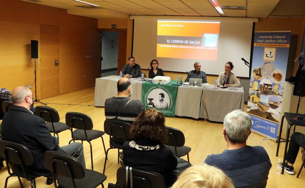 El historiador Juan Alberto Cano ofrece una charla sobre 'El Cerrón de Dalías'