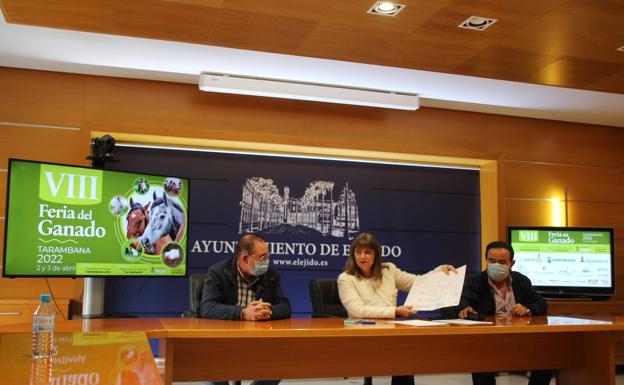 Tradición, artesanía y cultura popular se unen en la VIII Feria del Ganado