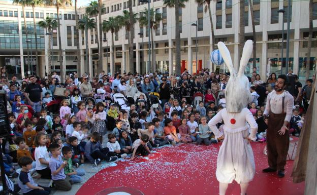 El Ejido se embarca en un viaje mágico de música, arte y teatro
