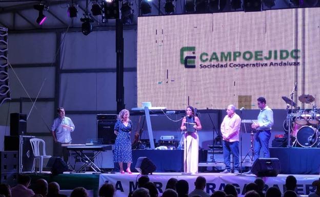 Balerma reivindica entre reconocimientos y música que su playa necesita ayuda