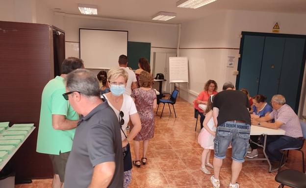 La dureza en el mensaje de Olona y el miedo a un pacto PP-VOX, claves en la victoria del PP