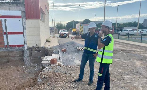 Arrancan las obras de remodelación del Parque de Bomberos de El Ejido