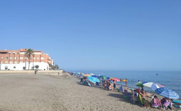 Balerma denuncia que la licitación del estudio para la recuperación de la playa nace viciada