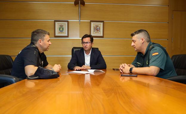 Se refuerza la colaboración y coordinación entre Guardia Civil y Policía Local