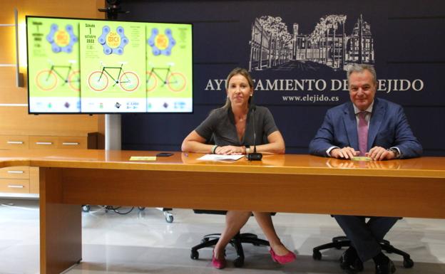 El Ejido invita a pedalear en familia para ganar en salud con el Día de la Bicicleta