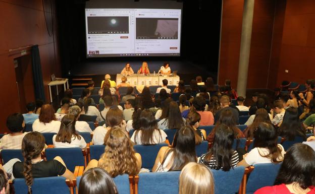 La presentación del libro 'Lagon' de Mary Nelux abre el calendario del Día de las Bibliotecas