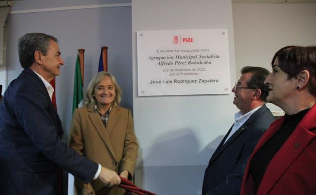 Rodríguez Zapatero inaugura el cambio de nombre de la sede del PSOE de El Ejido
