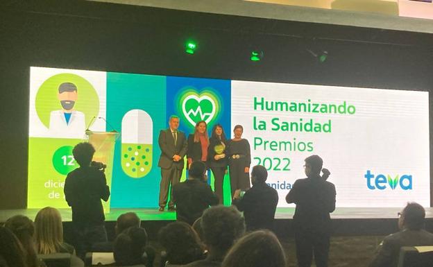 El proyecto 'Mis Recuerdos' del Hospital de Poniente recibe el Premio TEVA