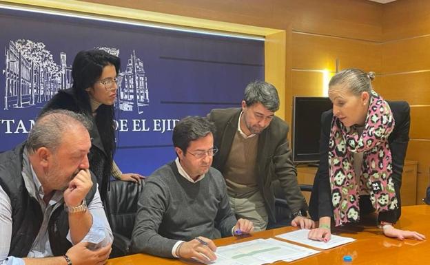 Las zonas deportivas crecen en el núcleo de Balerma con un nuevo parque de Calistenia
