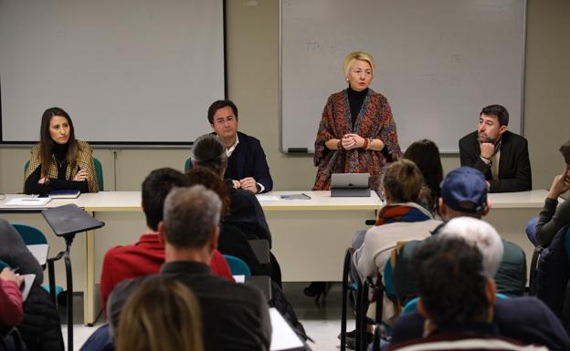 Fomento presenta en El Ejido el plan de subvenciones Ecovivienda de la Junta
