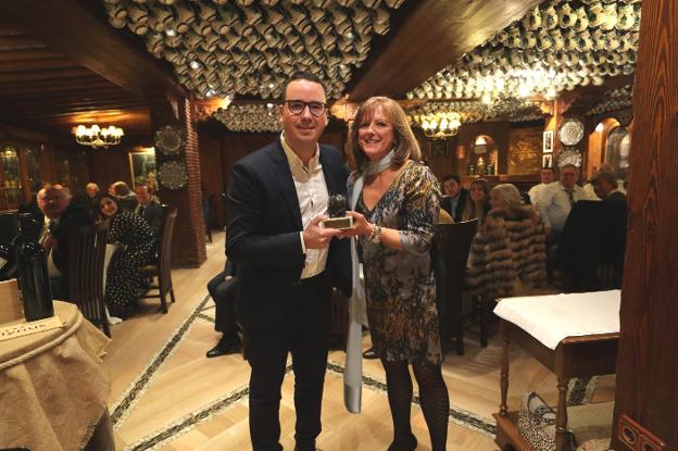 El cocinero Paco Morales reivindica la cocina andaluza en la entrega del premio Luis Oruezábal