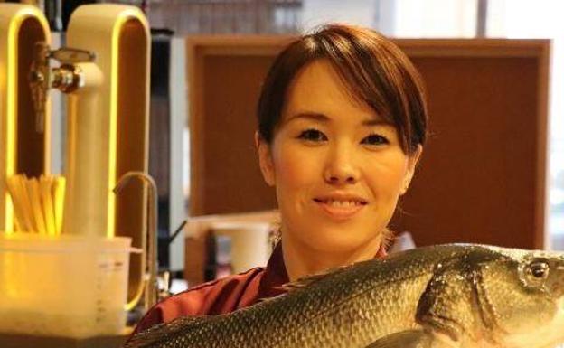 «Aquí gustan los platos más salados que en Japón, he aprendido a potenciarlos»