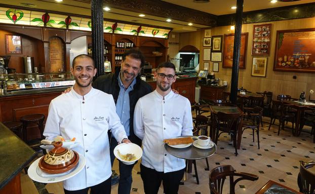 Gran Café Bib-Rambla: Una cita con la historia centenaria de Granada