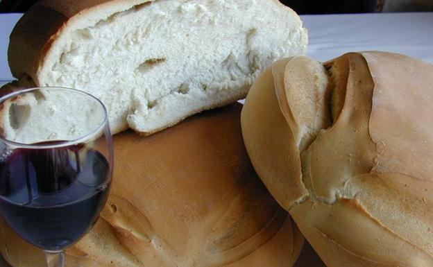Con pan y vino se hace el camino