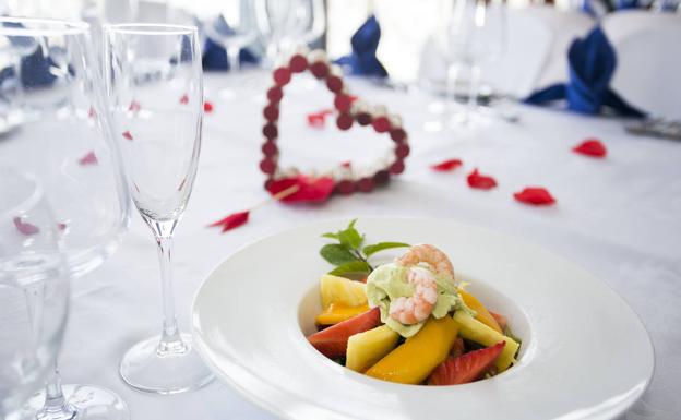 5 atractivos menús de conocidos restaurantes de Granada para celebrar San Valentín