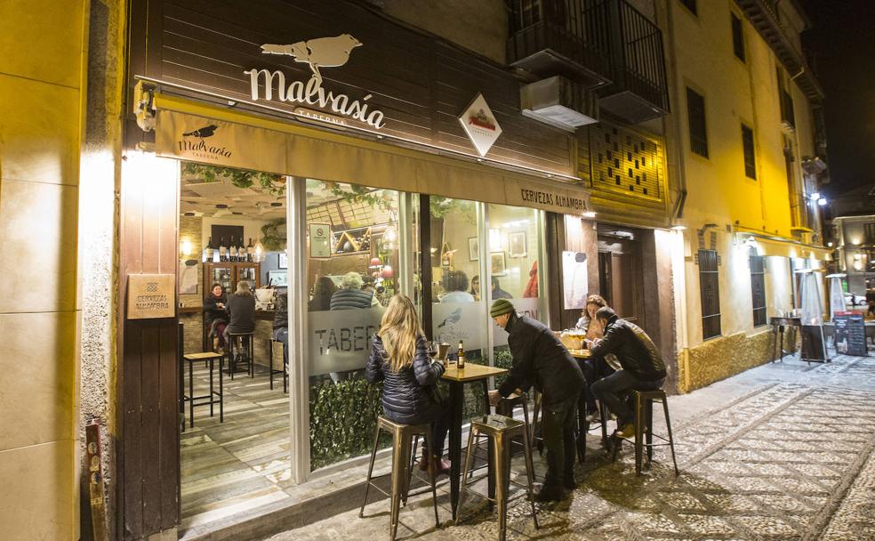 Vinos y vermús de moda en las tabernas de Granada