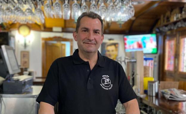 El hostelero «de pueblo» que triunfa con su cabaña en Granada