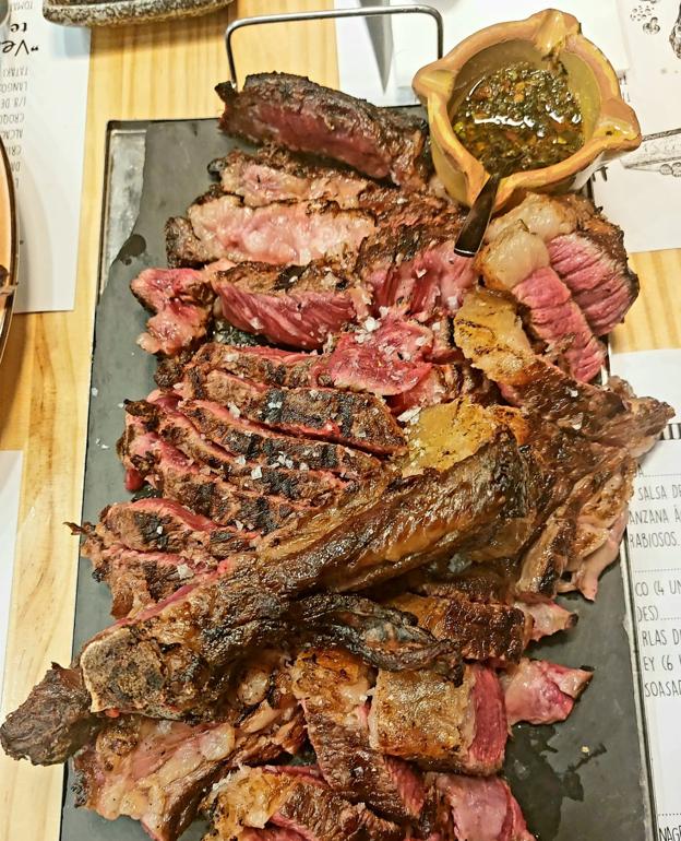 Chuletón de vaca rubia gallega, de 'Negro Carbón'